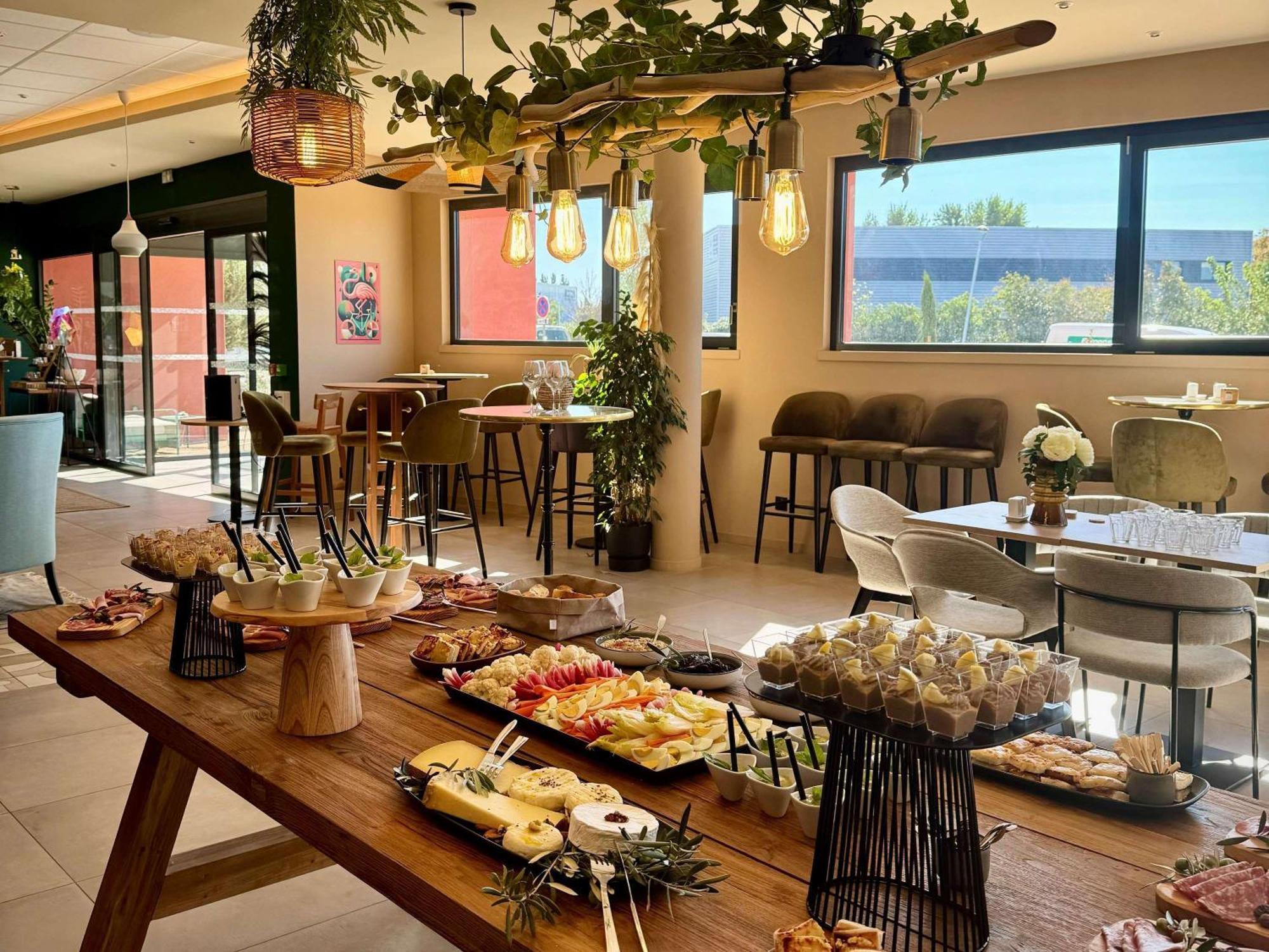 Aparthotel Adagio Access Porte De Camargue Saint-Martin-de-Crau Eksteriør bilde
